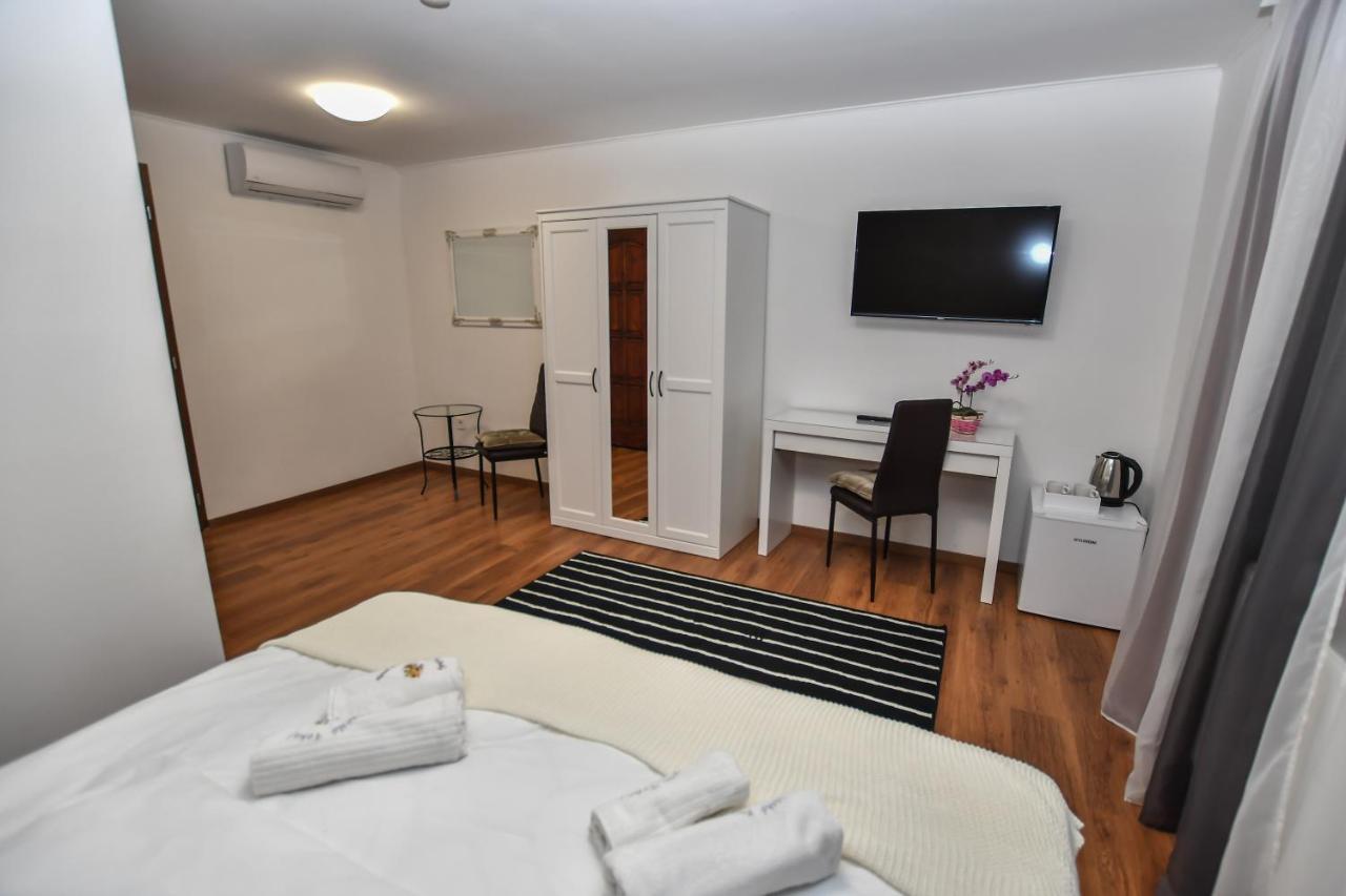 E-Vasko Panzio Borpince Bed & Breakfast Tokaj Bagian luar foto